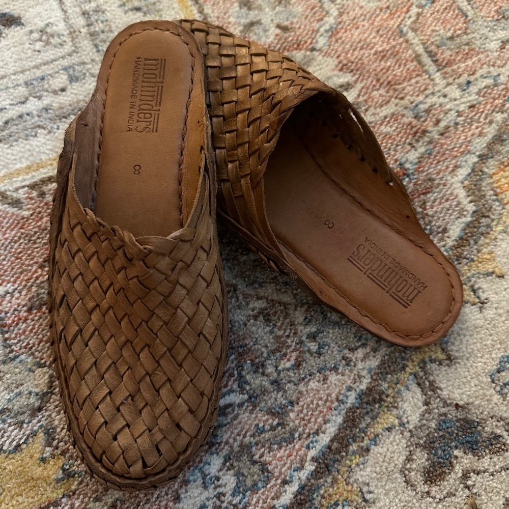 Mohinders Woven Slides